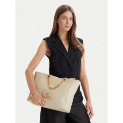 Torebka LOVE MOSCHINO. Brązowe shopperki damskie Love Moschino, bez wzorów, bez dodatków. Za 669.99 zł.