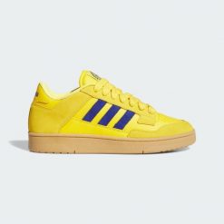 Buty Rapid Court Low. Niebieskie obuwie sportowe damskie Adidas, bez wzorów, bez zapięcia, do koszykówki. W wyprzedaży za 227.25 zł.