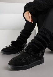 Czarne Śniegowce na Grubej Podeszwie z Futerkiem i Przeszciami Linafra. Czarne śniegowce damskie Born2be, z jeansu, bez zapięcia. Za 99.99 zł.