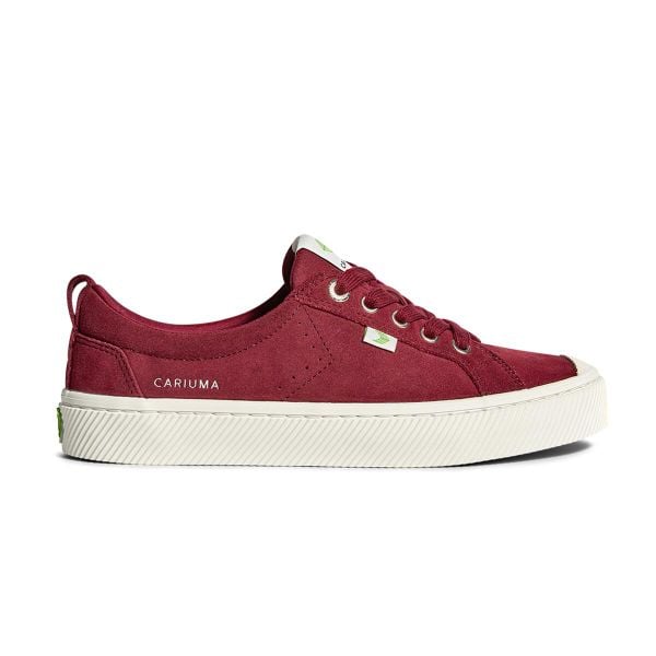 Trampki skórzane Cariuma OCA Suede Cabernet. Czerwone trampki i tenisówki damskie CARIUMA, bez wzorów, z jeansu, bez zapięcia. Za 170.00 zł.