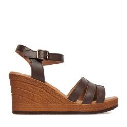 Sandały Lasocki. Brązowe sandały damskie Lasocki, bez wzorów, bez obcasa, na koturnie, bez zapięcia. Za 199.99 zł.