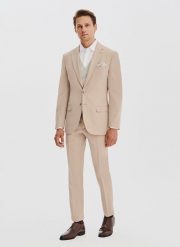 PAKO LORENTE - Gładki beżowy garnitur męski. Brązowe garnitury męskie Pako Lorente, m, bez wzorów, z elastanu, biznesowe. Za 1,099.98 zł.