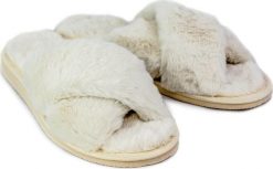 HEYO Damskie klapki domowe HEYO 234 krzyżaki 37. Klapki damskie HEYO, bez wzorów, bez obcasa, bez zapięcia. Za 39.90 zł.