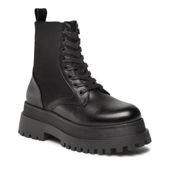 Trapery DeeZee. Czarne trapery damskie DeeZee, bez zapięcia. Za 139.99 zł.