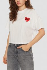 KARL LAGERFELD Biały damski top Hearts Cropped. Białe topy damskie KARL LAGERFELD, xs, z aplikacjami, z bawełny, bez kołnierzyka, bez ramiączek. W wyprzedaży za 259.99 zł.