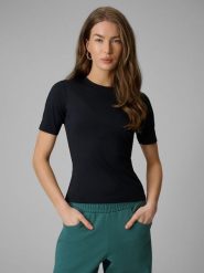 4F T-shirt slim gładki damski - czarny XS. Czarne t-shirty damskie 4F, xs, bez wzorów, z materiału, bez kołnierzyka, bez ramiączek. Za 79.99 zł.