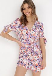 Jasnofioletowa Sukienka Ciliore. Fioletowe sukienki damskie Born2be, na lato, l, bez wzorów, eleganckie, bez kołnierzyka, bez ramiączek, mini, kopertowe. Za 29.99 zł.