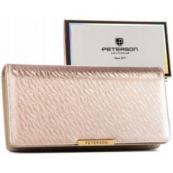 Beżowy portfel damski ze skóry ekologicznej zamykany na zatrzask i suwak PTN 005-NF8 Peterson. Brązowe portfele damskie Peterson, ze skóry ekologicznej. Za 69.00 zł.