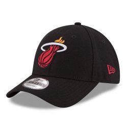 Czapka z daszkiem New Era NBA Miami Heat. Białe czapki damskie New Era, bez wzorów, z poliesteru. Za 167.50 zł.