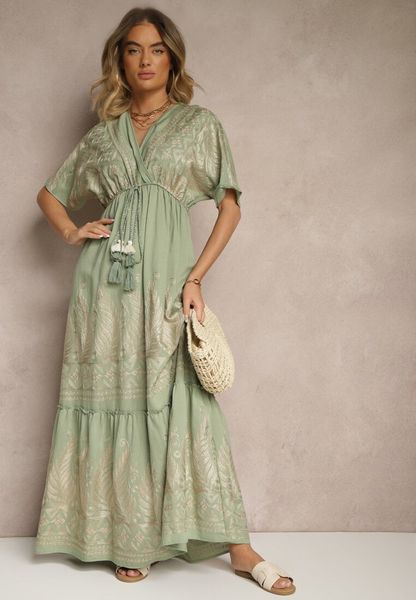 Zielona Wiskozowa Sukienka Boho o Kopertowym Kroju z Metalicznym Haftem Redeselle. Zielone sukienki damskie Renee, na co dzień, m, z aplikacjami, z wiskozy, boho, bez kołnierzyka, bez ramiączek, maxi, kopertowe. Za 109.99 zł.