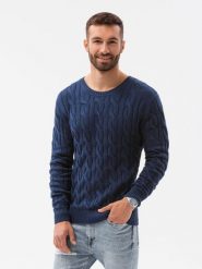Sweter męski z warkoczowym splotem - ciemnoniebieski V2 E195 - XXL. Niebieskie swetry męskie Ombre Clothing, l, bez wzorów, z bawełny, casualowe, bez kołnierzyka, bez ramiączek. W wyprzedaży za 39.99 zł.
