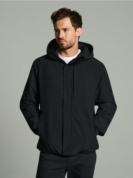 Ocieplana elegancka kurtka - czarny. Czarne kurtki męskie Sinsay, l, bez wzorów, eleganckie, bez kaptura. Za 139.99 zł.