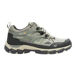 Buty trekkingowe Regatta Holcombe III. Zielone trekkingi męskie Regatta, z materiału, bez zapięcia. Za 310.00 zł.