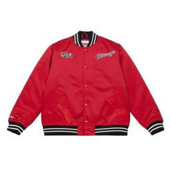 Gruba satynowa kurtka Chicago Bulls. Czerwone kurtki męskie Mitchell & Ness, s, bez wzorów, z poliesteru, bez kaptura. Za 574.25 zł.
