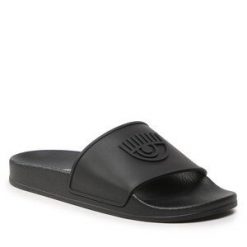 Klapki Chiara Ferragni. Czarne klapki damskie Chiara Ferragni, bez wzorów, bez obcasa, bez zapięcia. Za 299.99 zł.