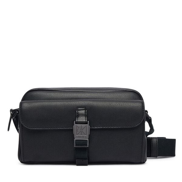 Saszetka Calvin Klein. Czarne saszetki i nerki męskie Calvin Klein, małe. Za 384.99 zł.