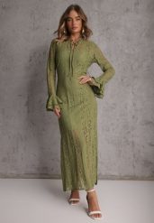 Zielona Taliowana Sukienka z Koronki Zdobiona Wiązaniem przy Szyi Terienna. Zielone sukienki damskie Renee, na imprezę, na lato, l, z aplikacjami, z koronki, bez kołnierzyka, bez ramiączek, maxi, oversize. Za 189.99 zł.