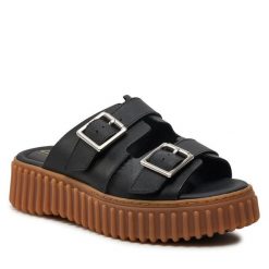 Klapki Clarks. Czarne klapki damskie Clarks, bez wzorów, bez obcasa, bez zapięcia. Za 399.99 zł.