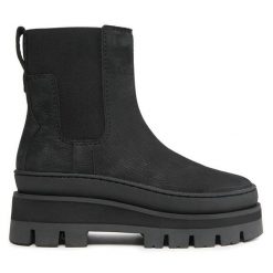 Sztyblety Clarks. Czarne botki damskie Clarks, bez wzorów, bez obcasa, na płaskiej podeszwie, bez zapięcia. Za 819.99 zł.
