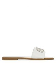 DeeZee Klapki Q877-44 Biały. Białe klapki damskie DeeZee, bez wzorów, z materiału, bez obcasa, bez zapięcia. Za 119.99 zł.