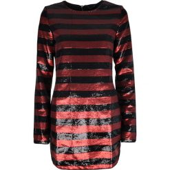 Marciano Guess Sukienka. Sukienki damskie Guess, z aplikacjami, z tkaniny, bez kołnierzyka, bez ramiączek, dopasowane. Za 299.00 zł.