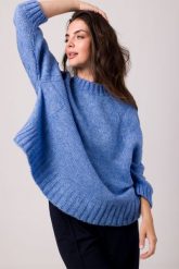Sweter Oversize z Nietoperzowym Rękawem - Lazurowy. Niebieskie swetry nierozpinane damskie MOE, uniwersalny, bez wzorów, z materiału, bez kołnierzyka, bez ramiączek. Za 201.90 zł.