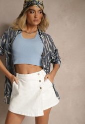 Białe Spódnico-Spodenki z Zakładką i Ozdobnymi Guzikami Finritia. Białe szorty damskie Renee, bez wzorów, eleganckie, z podwyższonym stanem. Za 39.99 zł.