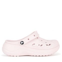 Klapki Crocs. Czerwone klapki damskie Crocs, bez wzorów, bez obcasa, bez zapięcia. Za 249.99 zł.