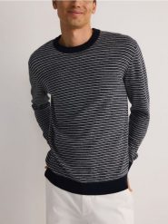 Sweter ze strukturalnej dzianiny - granatowy. Niebieskie swetry męskie Reserved, l, bez wzorów, z bawełny, bez kołnierzyka, bez ramiączek. W wyprzedaży za 39.99 zł.