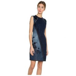Desigual Kobiety ubierają Vest Achille 17WWVD05 5008 (rozmiar 40). Spódnice damskie Desigual, bez wzorów, bez kołnierzyka, bez ramiączek. W wyprzedaży za 265.00 zł.