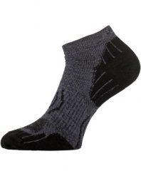 Skarpety merino WTS. Czarne skarpetki damskie LASTING, bez wzorów, z materiału. Za 87.45 zł.