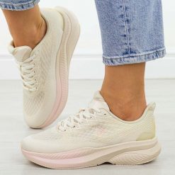 Różowe przewiewne buty damskie McArthur Mc21w. Czerwone obuwie sportowe damskie McArthur, na lato, bez wzorów, z dresówki, bez zapięcia, do biegania. Za 199.00 zł.