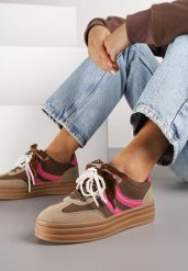 Brązowe Sneakersy Tenisówki na Tłoczonej Platformie Ozdobione Perłami Ashinne. Brązowe trampki i tenisówki damskie Renee, z aplikacjami, bez zapięcia. Za 109.99 zł.