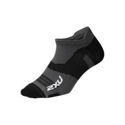 Niewidzialne skarpety 2XU Vectr Ultralight. Czarne skarpetki damskie 2XU, bez wzorów, z lycry. Za 150.50 zł.