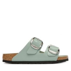 Klapki Birkenstock. Zielone klapki damskie Birkenstock, bez wzorów, bez obcasa, bez zapięcia. Za 719.99 zł.