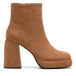Botki Jenny Fairy. Brązowe botki damskie Jenny Fairy, bez wzorów, bez obcasa, na słupku, bez zapięcia. Za 109.99 zł.