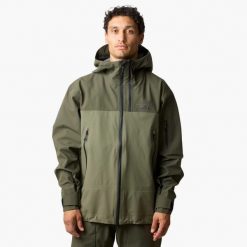 Kurtka narciarska Męska Swedemount Lofoten 3L Shell Jacket wodoodporny. Zielone kurtki sportowe męskie SWEDEMOUNT, l, bez wzorów, bez kaptura, narciarskie. Za 899.99 zł.