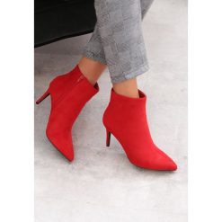 Czerwone Botki Black Willow. Czarne botki damskie Born2be, bez wzorów, ze szpiczastym noskiem, za kostkę, bez obcasa, na obcasie, bez zapięcia. Za 129.99 zł.