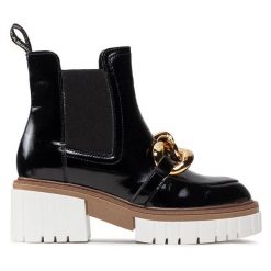 Botki Carinii. Czarne botki damskie Carinii, bez wzorów, bez obcasa, na słupku, bez zapięcia. Za 759.99 zł.