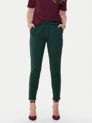 ONLY Spodnie materiałowe Poptrash 15115847 Zielony Regular Fit. Zielone spodnie materiałowe damskie ONLY, bez wzorów, z materiału. Za 159.99 zł.