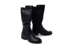 RIEKER Z9563-00 black, kozaki damskie. Czarne kozaki damskie Rieker, na zimę, bez wzorów, z gumy, bez obcasa, na obcasie, bez zapięcia. Za 479.90 zł.