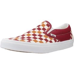 Tenisówki Vans Model Classic Slip-on Kolor Czerwony. Czerwone trampki i tenisówki damskie Vans, bez wzorów, z tkaniny, bez zapięcia. W wyprzedaży za 254.95 zł.