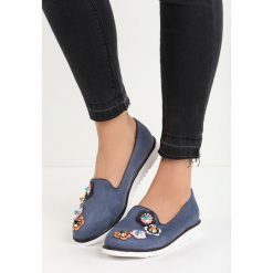 Granatowe Lordsy Moonbow. Półbuty damskie Born2be, bez wzorów, bez obcasa, bez zapięcia. Za 29.99 zł.