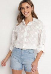 Biała Koszula Oversize z Bawełny Zdobiona Kwiatowym Haftem Reinoviel. Białe koszule damskie Born2be, m, z aplikacjami, z bawełny, eleganckie, bez kołnierzyka, bez ramiączek. Za 109.99 zł.