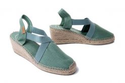 TONI PONS TER mint, sandały/espadryle damskie. Zielone sandały damskie TONI PONS, bez wzorów, bez obcasa, na koturnie, bez zapięcia. Za 191.92 zł.