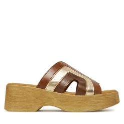Klapki Gabor. Brązowe klapki damskie Gabor, bez wzorów, bez obcasa, bez zapięcia. Za 409.99 zł.