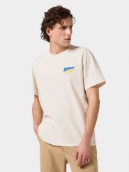 MESKA KOSZULKA WRANGLER SMALL GRAPHIC TEE VINTAGE WHITE 112362893. Białe t-shirty męskie Wrangler, xl, bez wzorów, bez kołnierzyka, bez ramiączek. Za 69.99 zł.