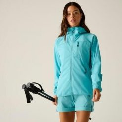 Damska kurtka typu softshell z kapturem Lexan III. Niebieskie kurtki sportowe damskie Dare 2B, bez wzorów, z poliesteru, bez ramiączek, z kapturem, trekkingowe. Za 649.99 zł.