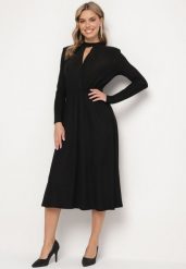 Czarna Koktajlowa Sukienka z Metaliczną Nicią Mianella. Czarne sukienki damskie Born2be, m, z aplikacjami, eleganckie, bez kołnierzyka, bez ramiączek, midi. Za 169.99 zł.