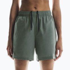 Spodenki do biegania damskie On 5" Core. Zielone szorty damskie On, bez wzorów. Za 289.99 zł.